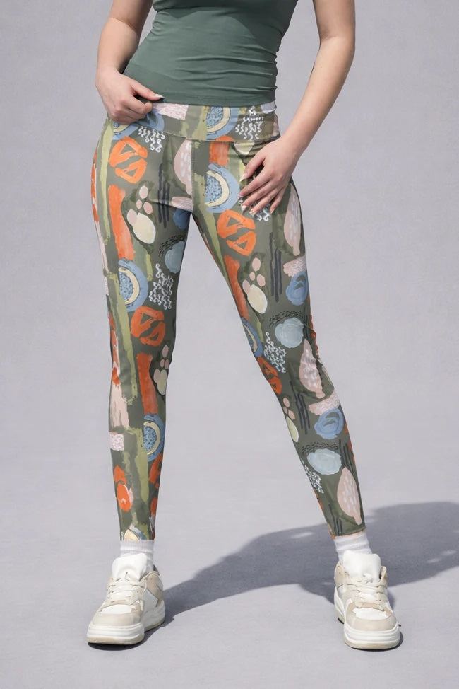 Drawn to Move Leggings